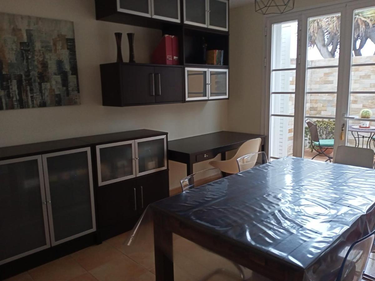Cheerful 3 Bedroom Town House With GarageTegueste エクステリア 写真
